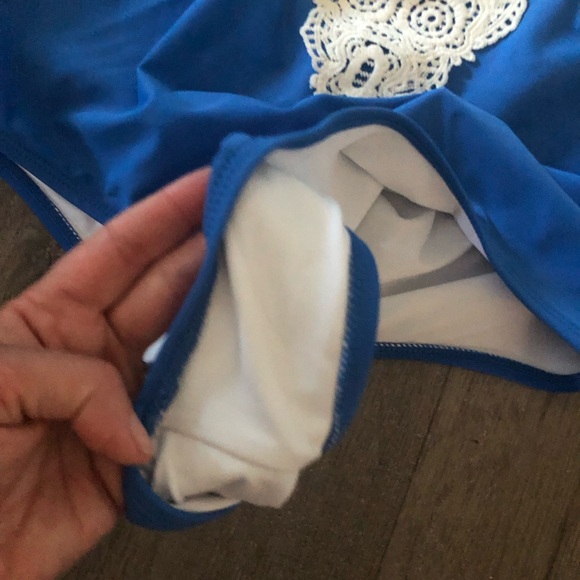 Cupshe swimsuit - Picture 4 of 5